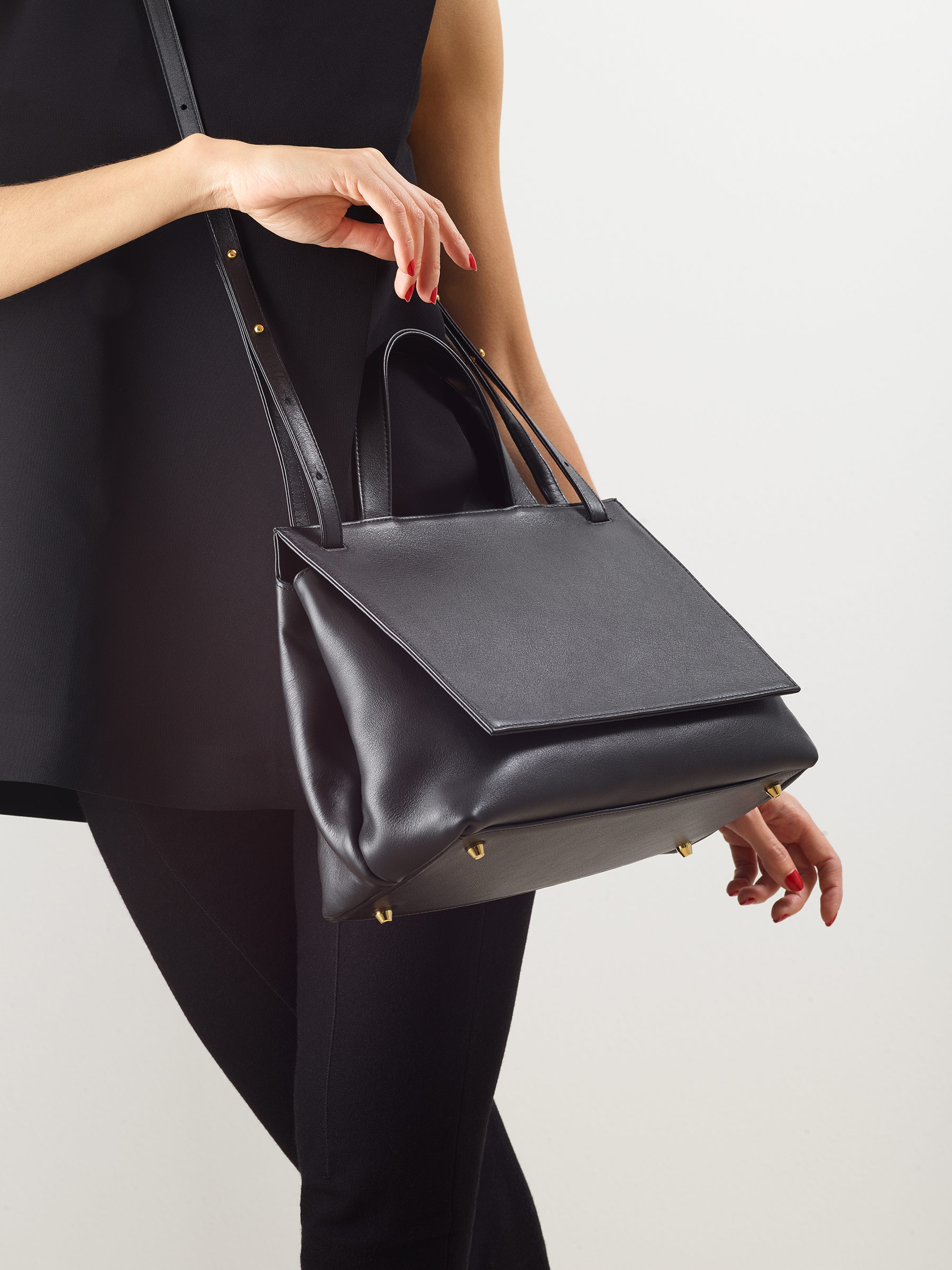 ADA shoulder bag in black calfskin leather | TSATSAS