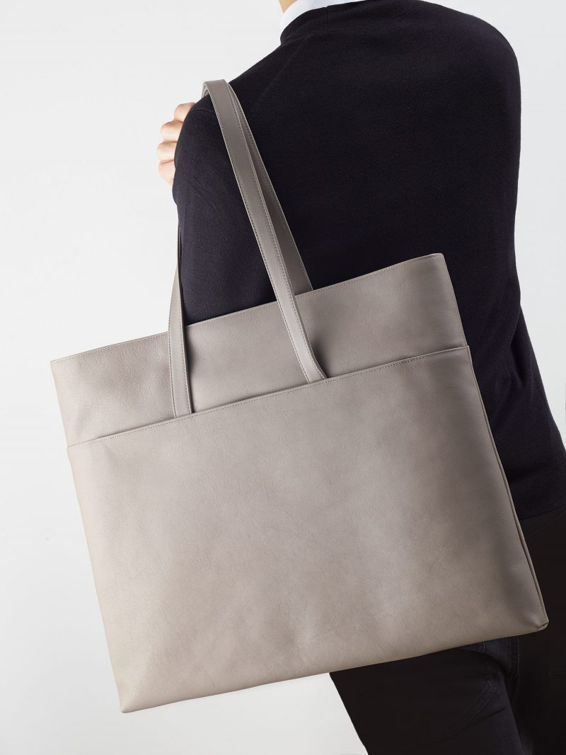 ATLAS shoulder bag in grey calfskin leather | TSATSAS