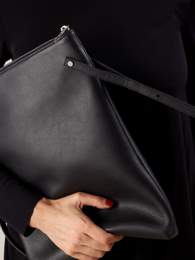 KRAMER 3 shoulder bag in black calfskin leather | TSATSAS