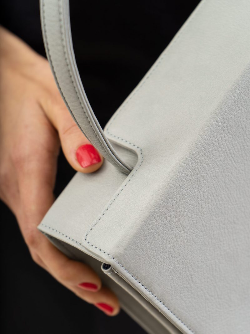 931 hand bag in concrete grey calfskin leather | TSATSAS