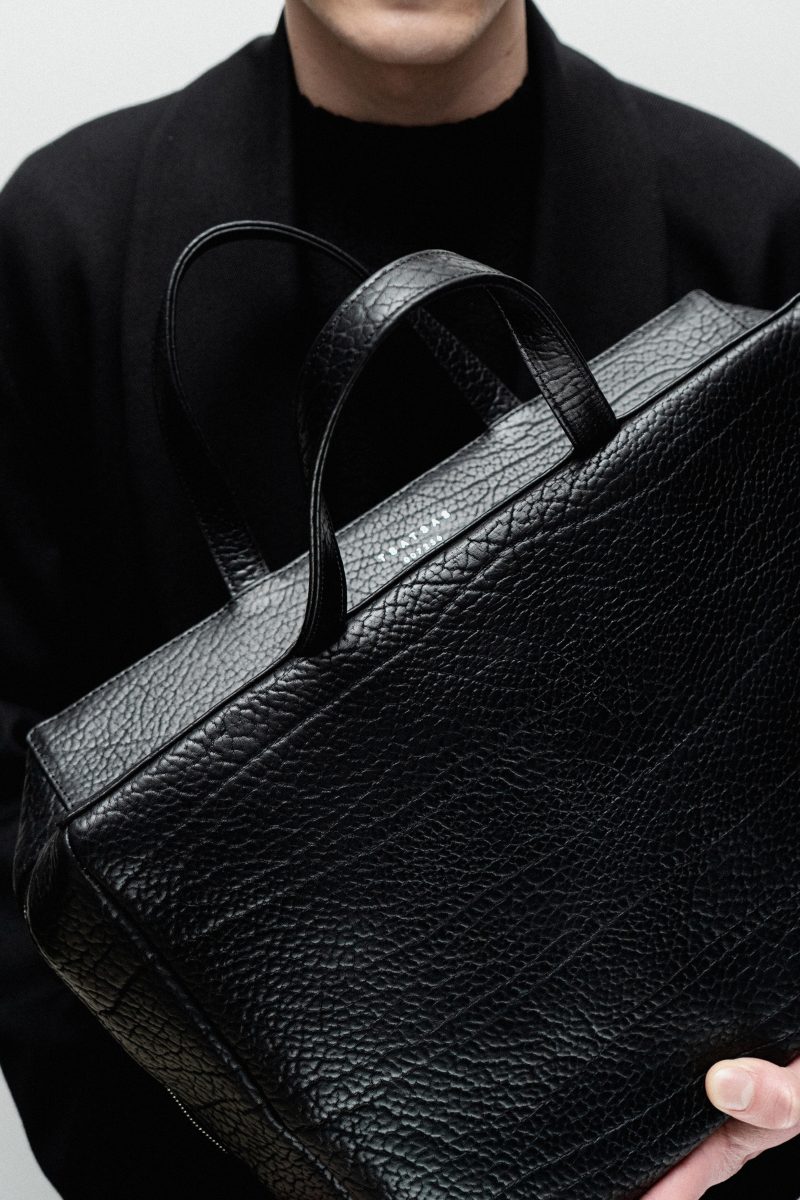 COEN tote bag in black bison leather | TSATSAS