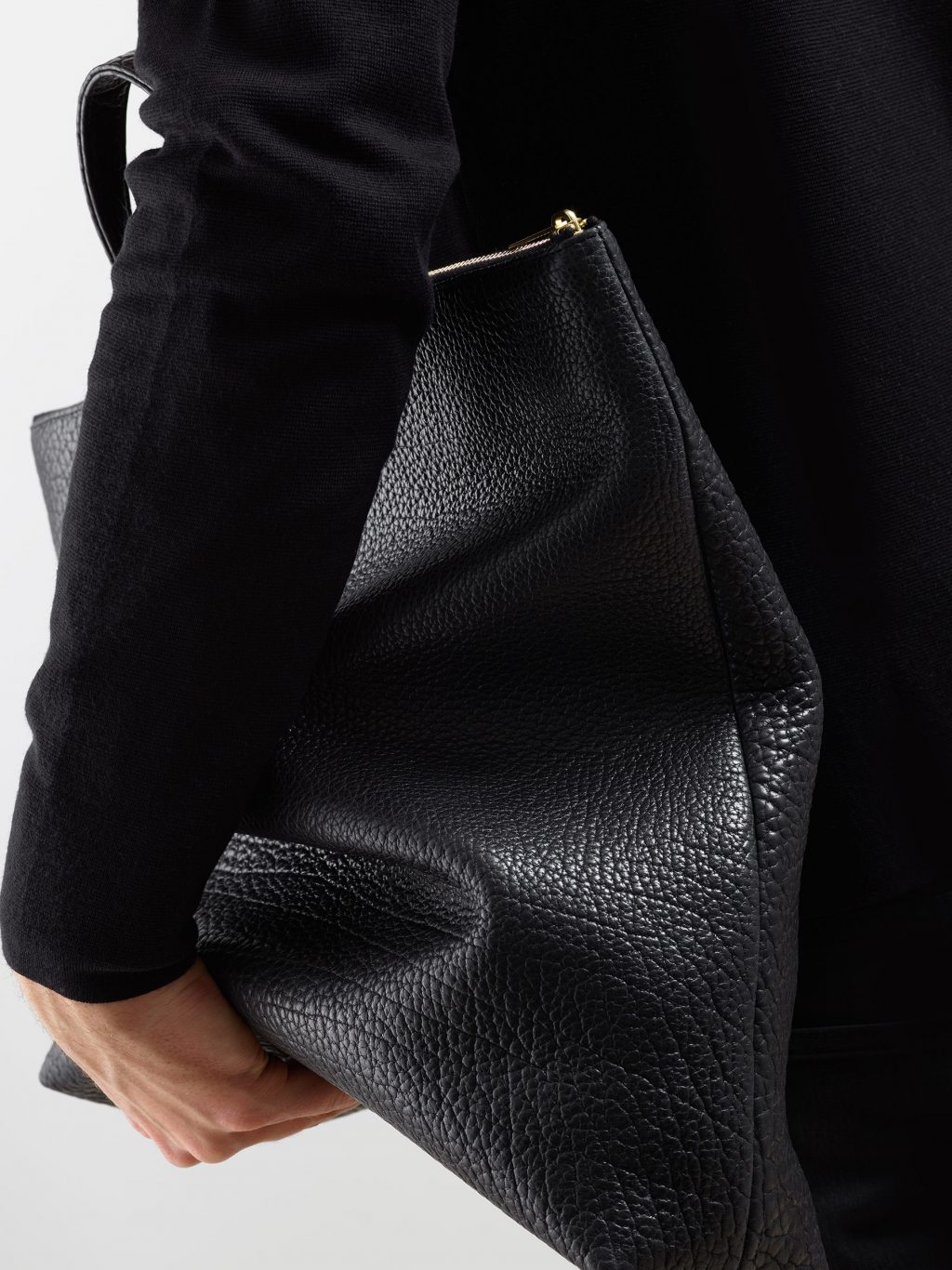 LUCID tote bag in black bison leather | TSATSAS