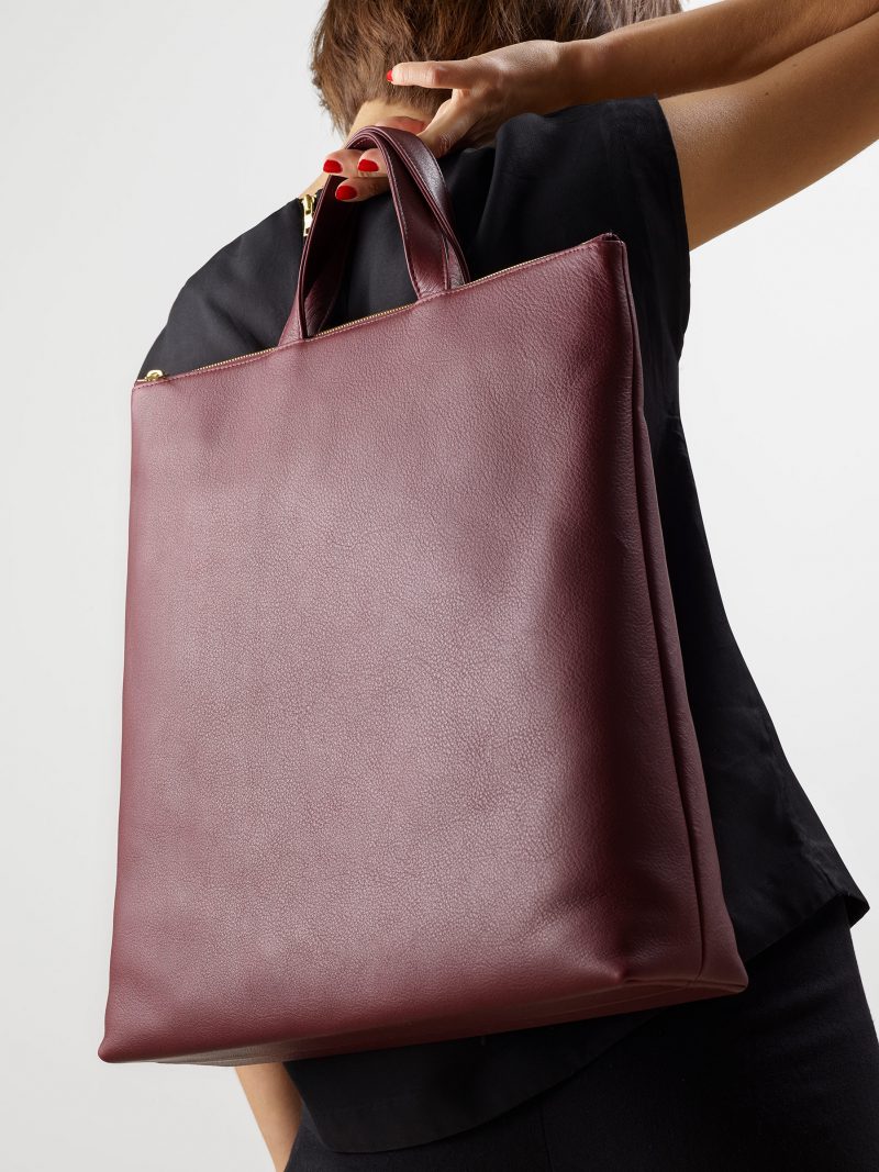 LUCID tote bag in burgundy calfskin leather | TSATSAS