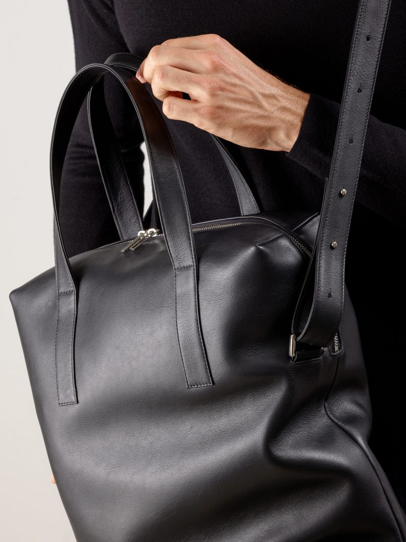 POLLOCK tote bag in black calfskin leather | TSATSAS