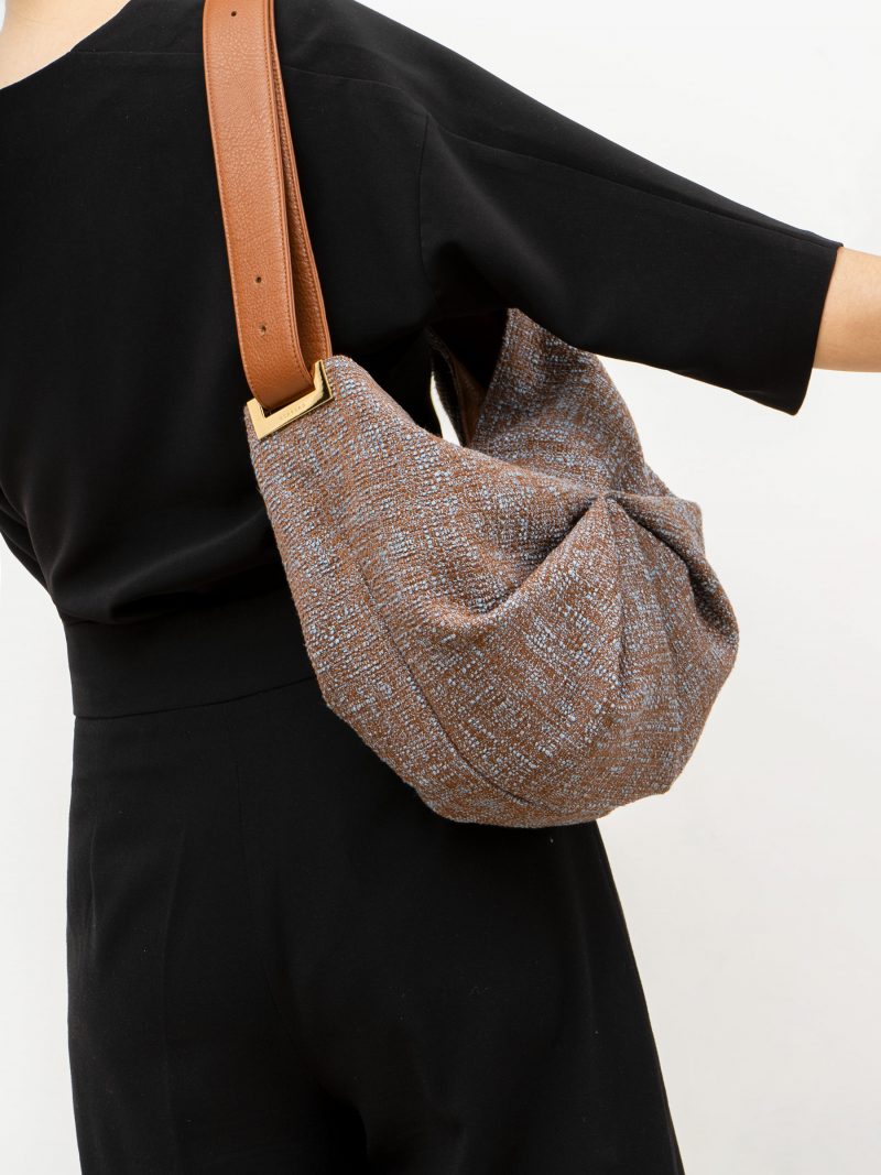 SACAR S SO_FAR shoulder bag in tan calfskin leather | TSATSAS