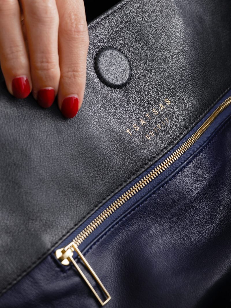 SACAR shoulder bag in black calfskin leather | TSATSAS