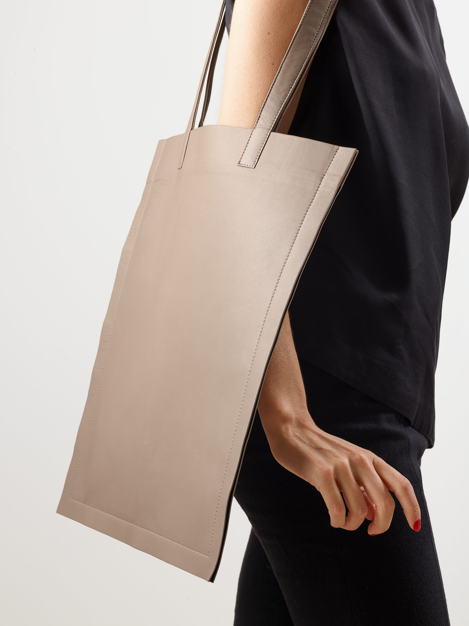 STRATO shoulder bag in taupe lamb nappa leather