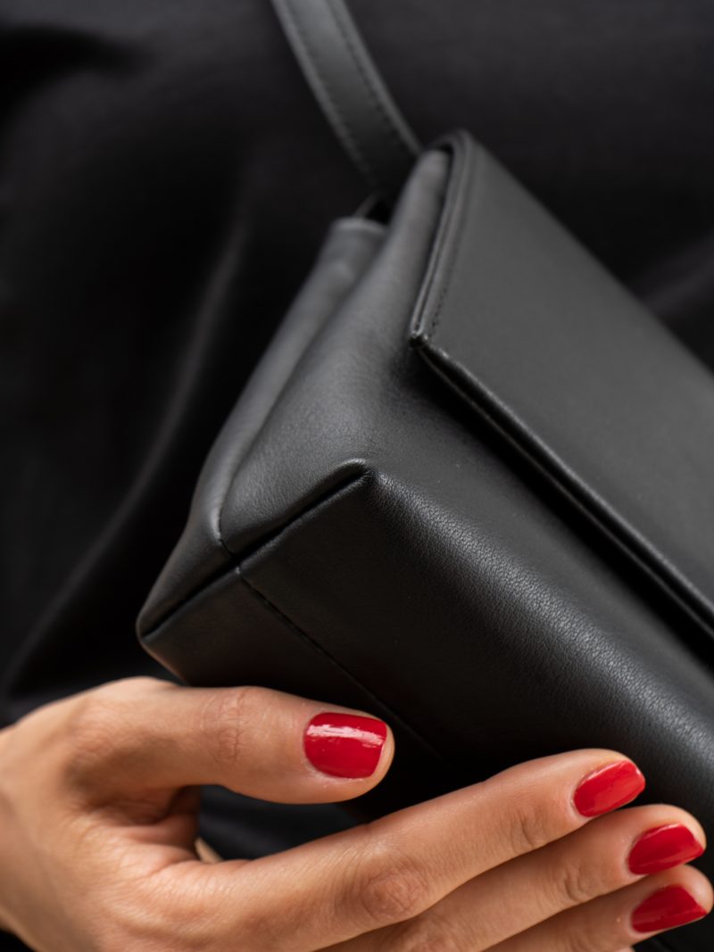 AMOS shoulder bag in black calfskin leather | TSATSAS