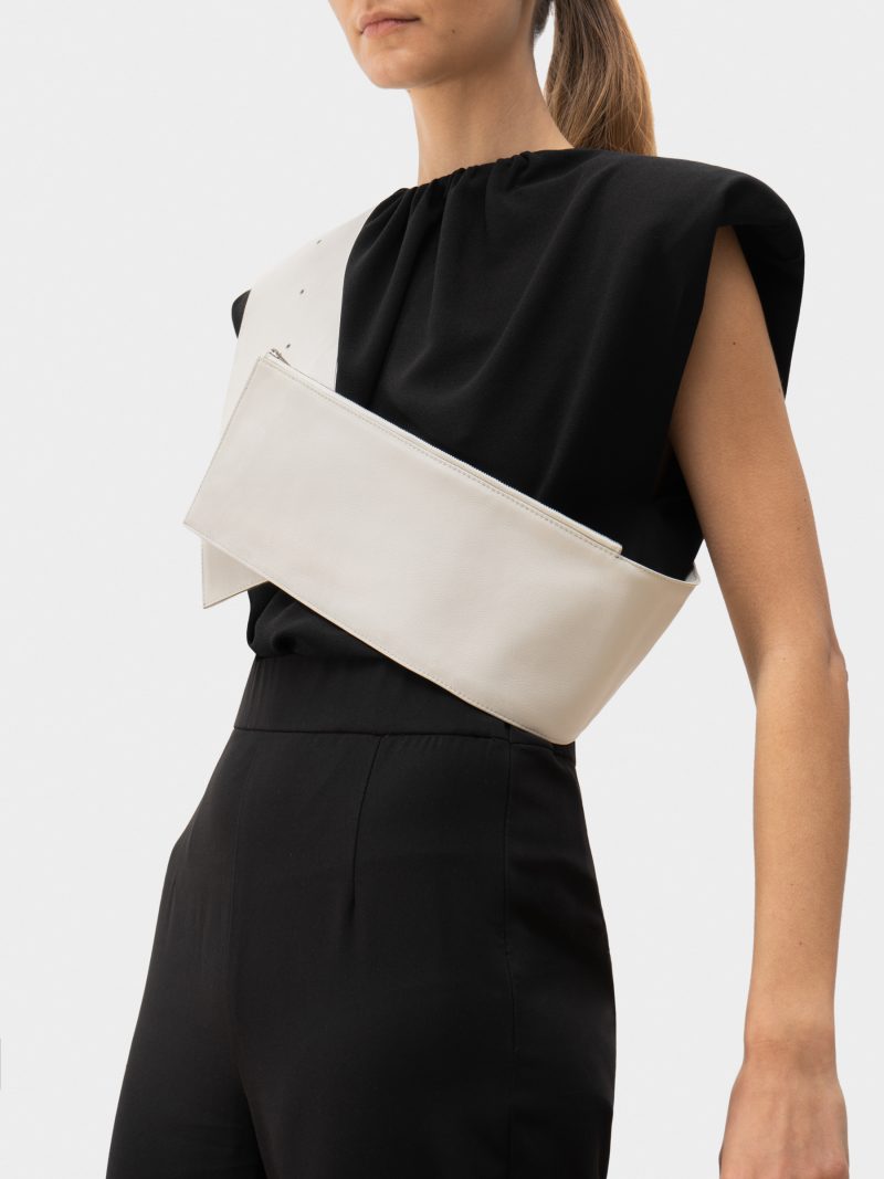 SOMA waist belt with bag in off-white calfskin leather | TSATSAS
