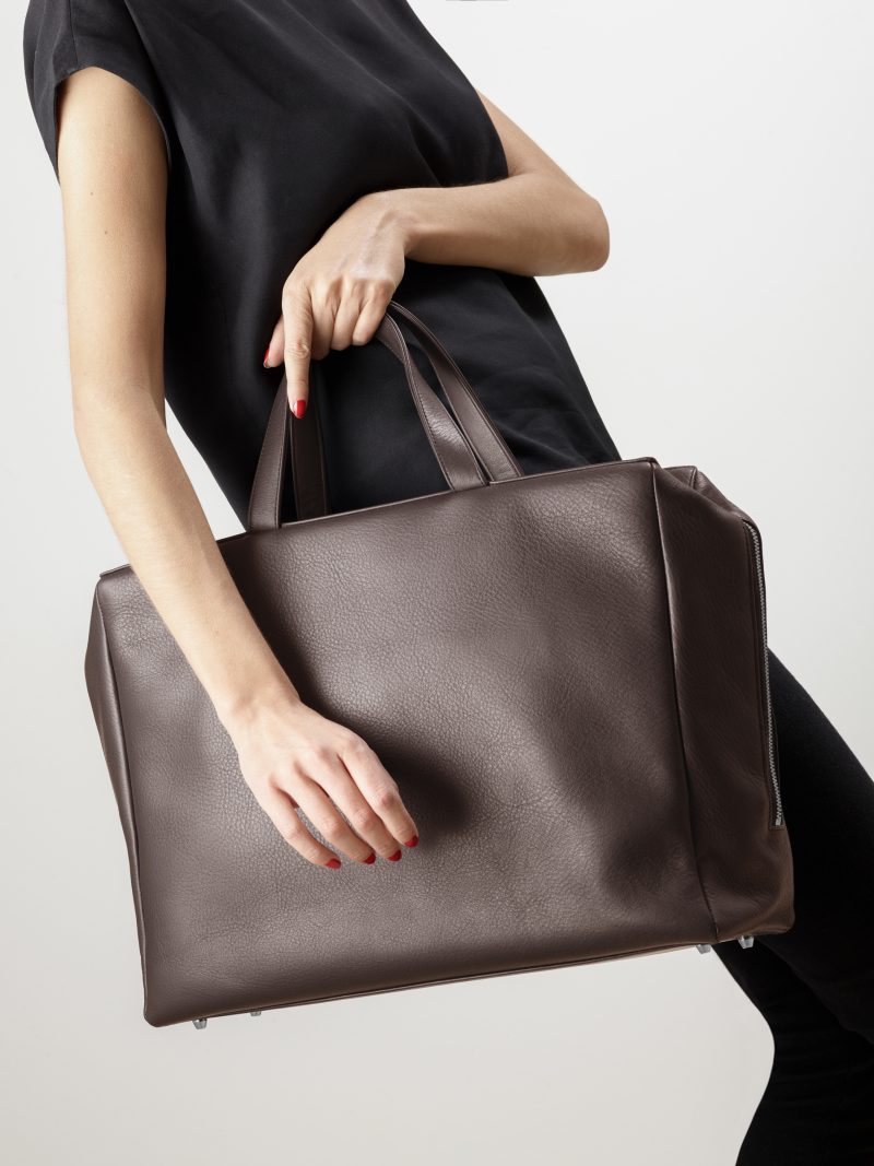 COEN tote bag in dark brown calfskin leather | TSATSAS