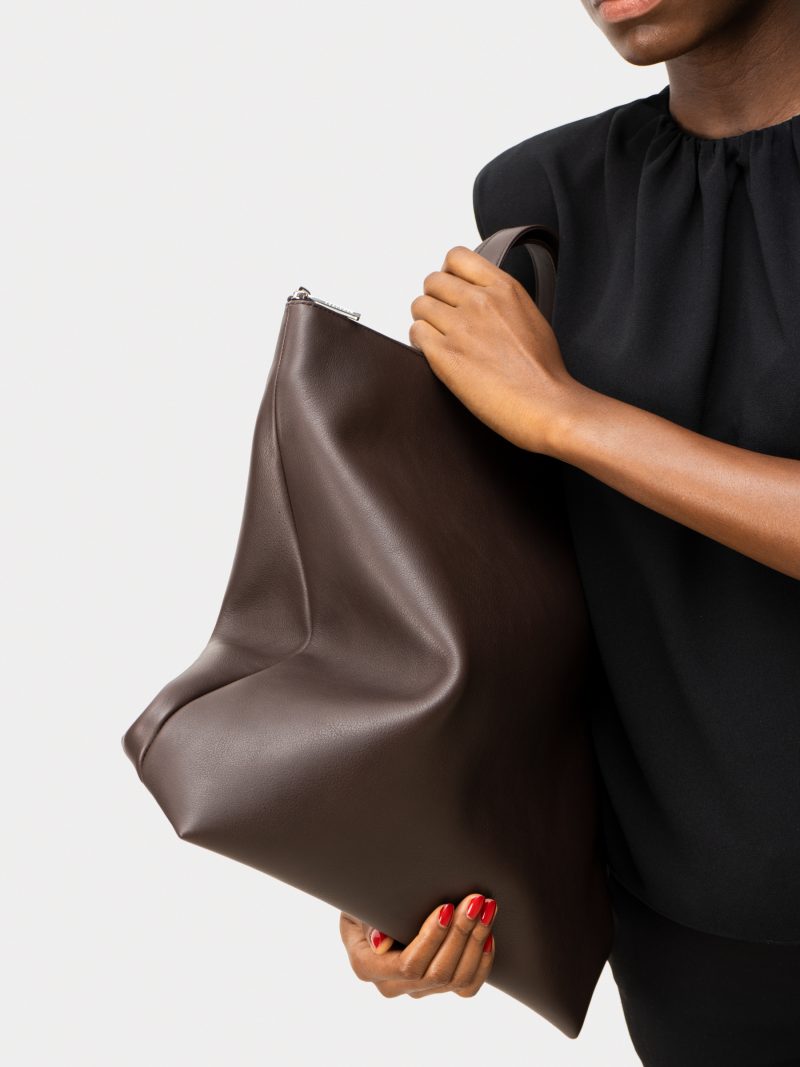 LUCID tote bag in dark brown calfskin leather | TSATSAS