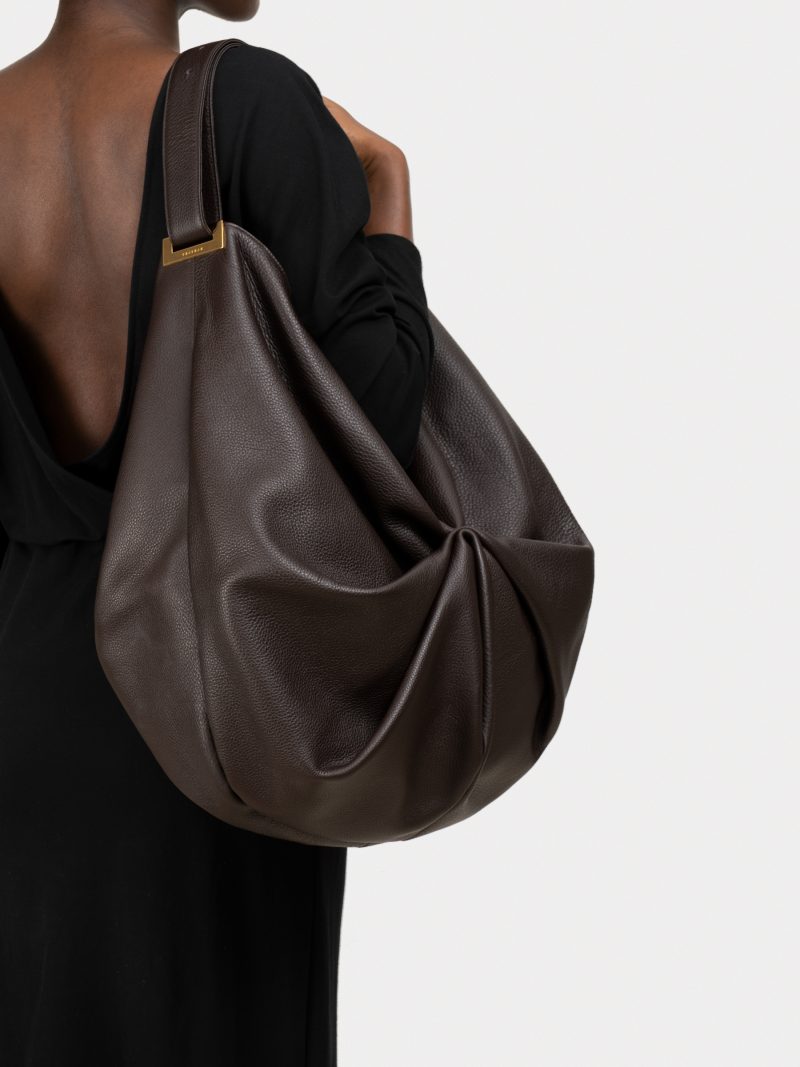 SACAR shoulder bag in dark brown calfskin leather | TSATSAS
