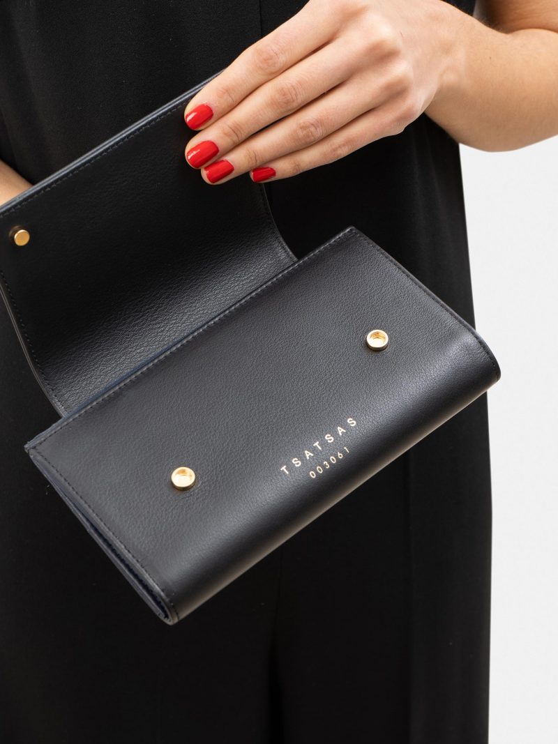 MONO wallet in black calfskin leather | TSATSAS