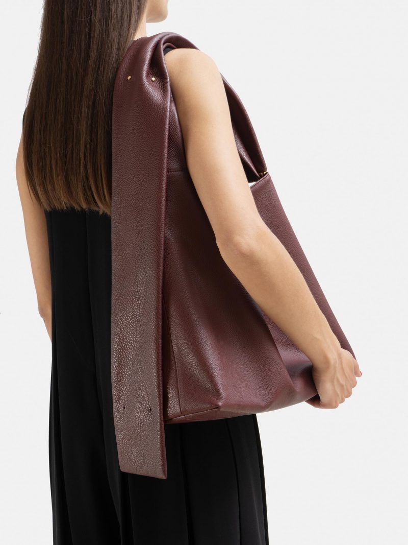 SHIFT shoulder bag in burgundy calfskin leather | TSATSAS