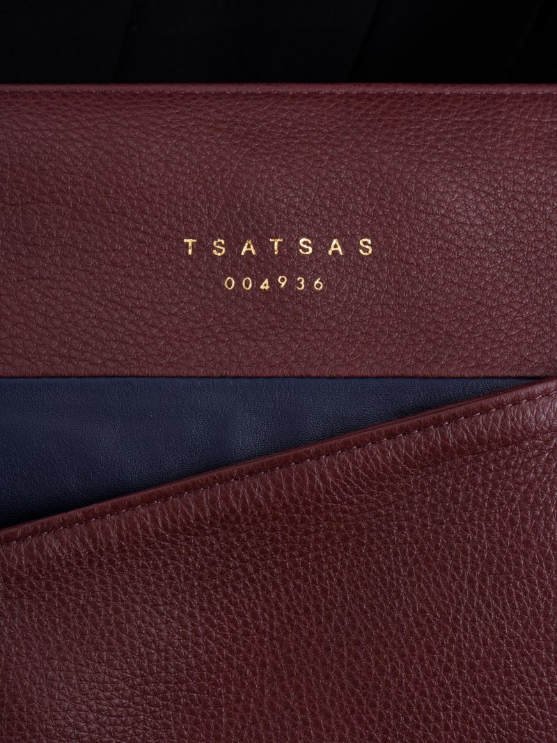 SHIFT shoulder bag in burgundy calfskin leather | TSATSAS
