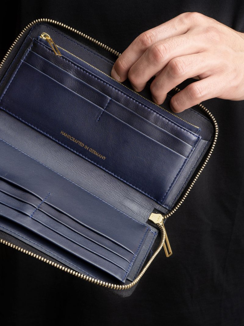 KOBO 2 wallet in black calfskin leather | TSATSAS