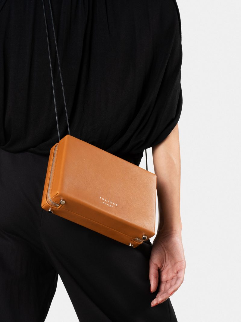LINDEN 32 shoulder bag in tan calfskin leather | TSATSAS