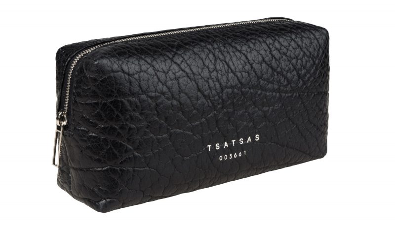 BASALT 1 wash bag in black bison leather | TSATSAS