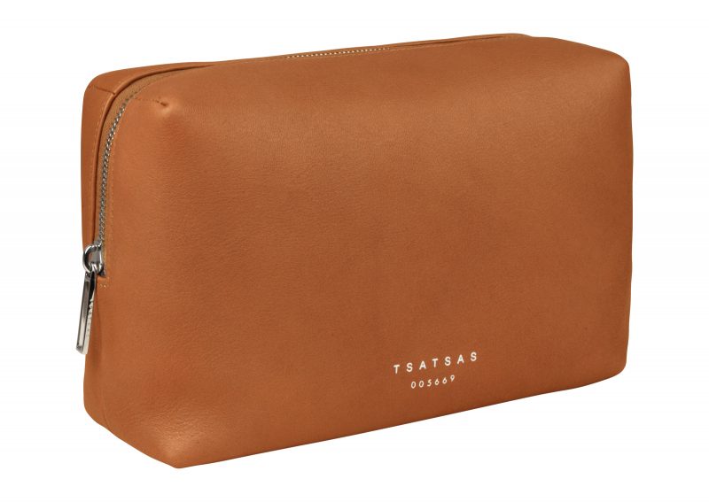 BASALT 2 wash bag in tan calfskin leather | TSATSAS