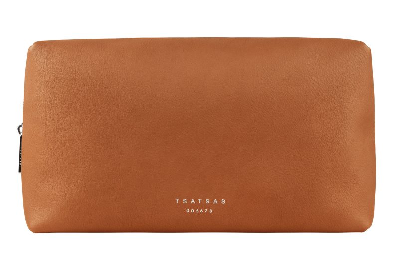 BASALT 3 wash bag in tan calfskin leather | TSATSAS