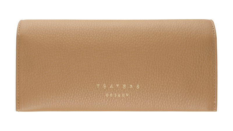 COVER glasses case in cashew calfskin leather | TSATSAS