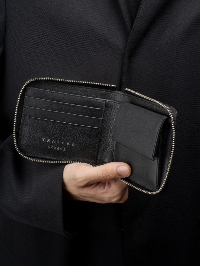 KOBO 1 wallet in black bison leather | TSATSAS