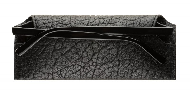 KOMPAKT glasses case in black bison leather | TSATSAS