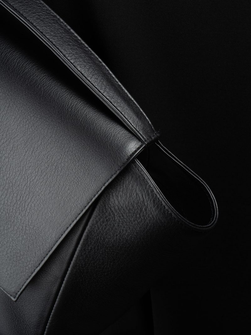 NEA 2 shoulder bag in black calfskin leather | TSATSAS