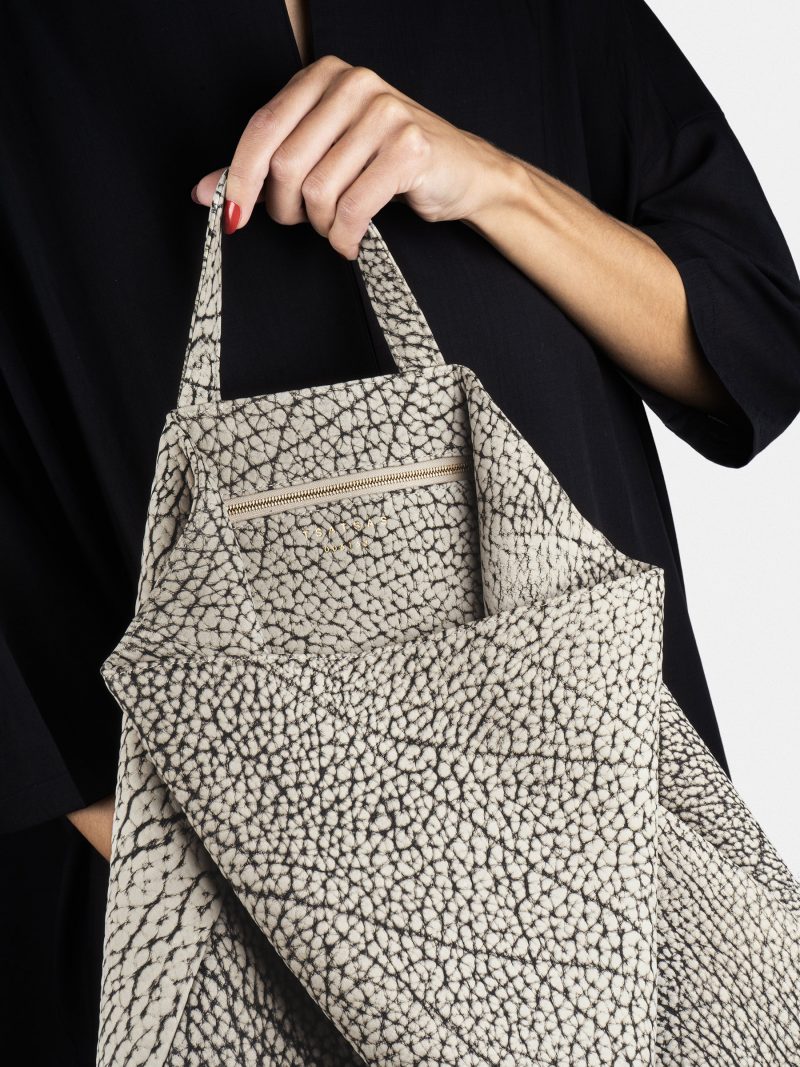 FLUKE tote bag in hand-sanded marbled nubuck leather | TSATSAS