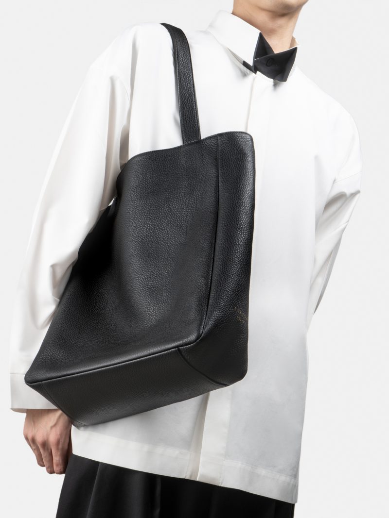 NEXUS tote bag in black calfskin leather | TSATSAS