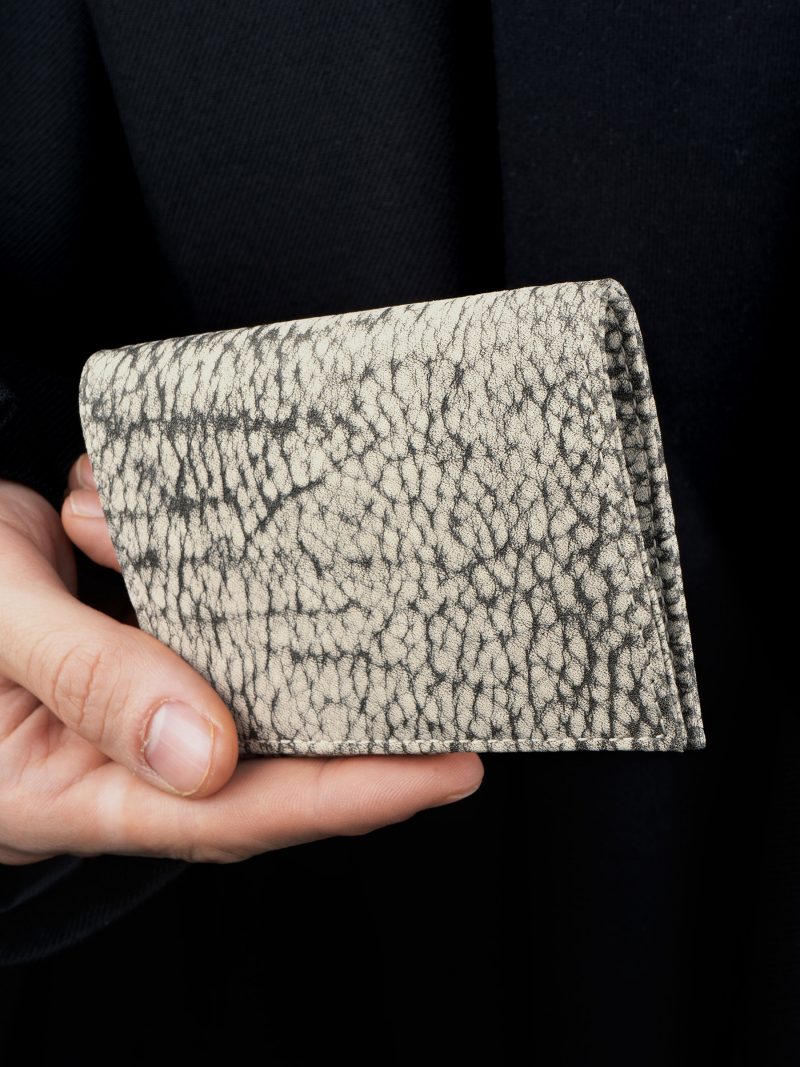 VOID card holder in hand-sanded marbled nubuck leather | TSATSAS