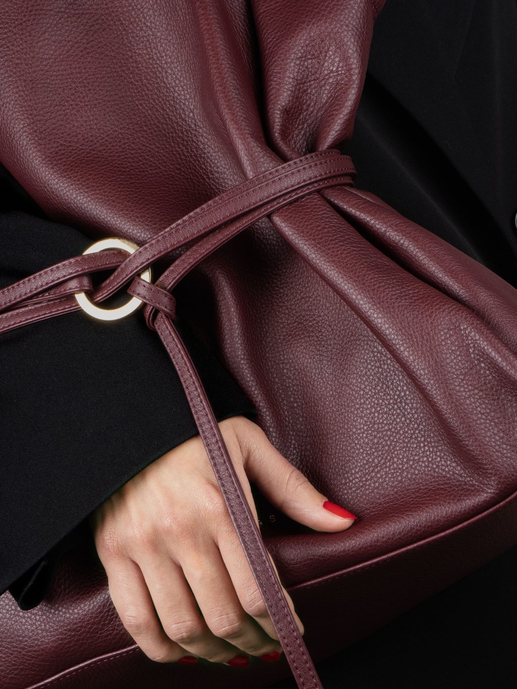 ANIS shoulder bag in burgundy calfskin leather | TSATSAS