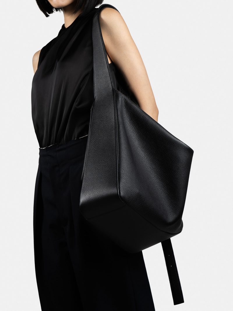 MERAL shoulder bag in black calfskin leather | TSATSAS