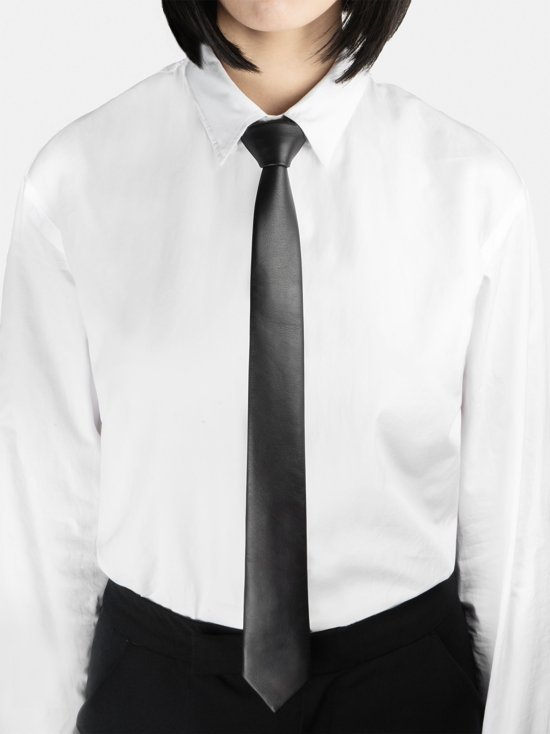 CRAVAT necktie in black lamb nappa leather | TSATSAS