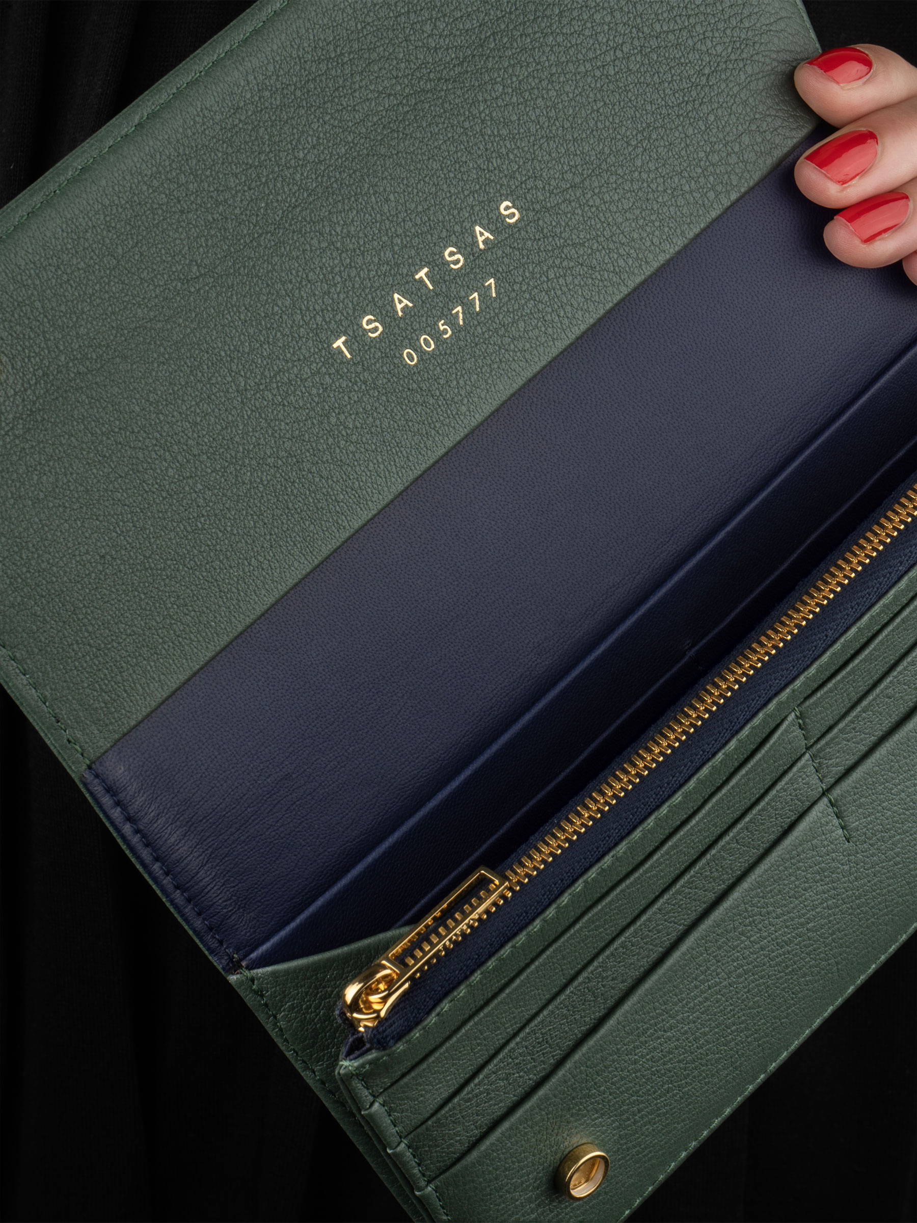 CREAM TYPE 10 wallet in pine green calfskin leather | TSATSAS