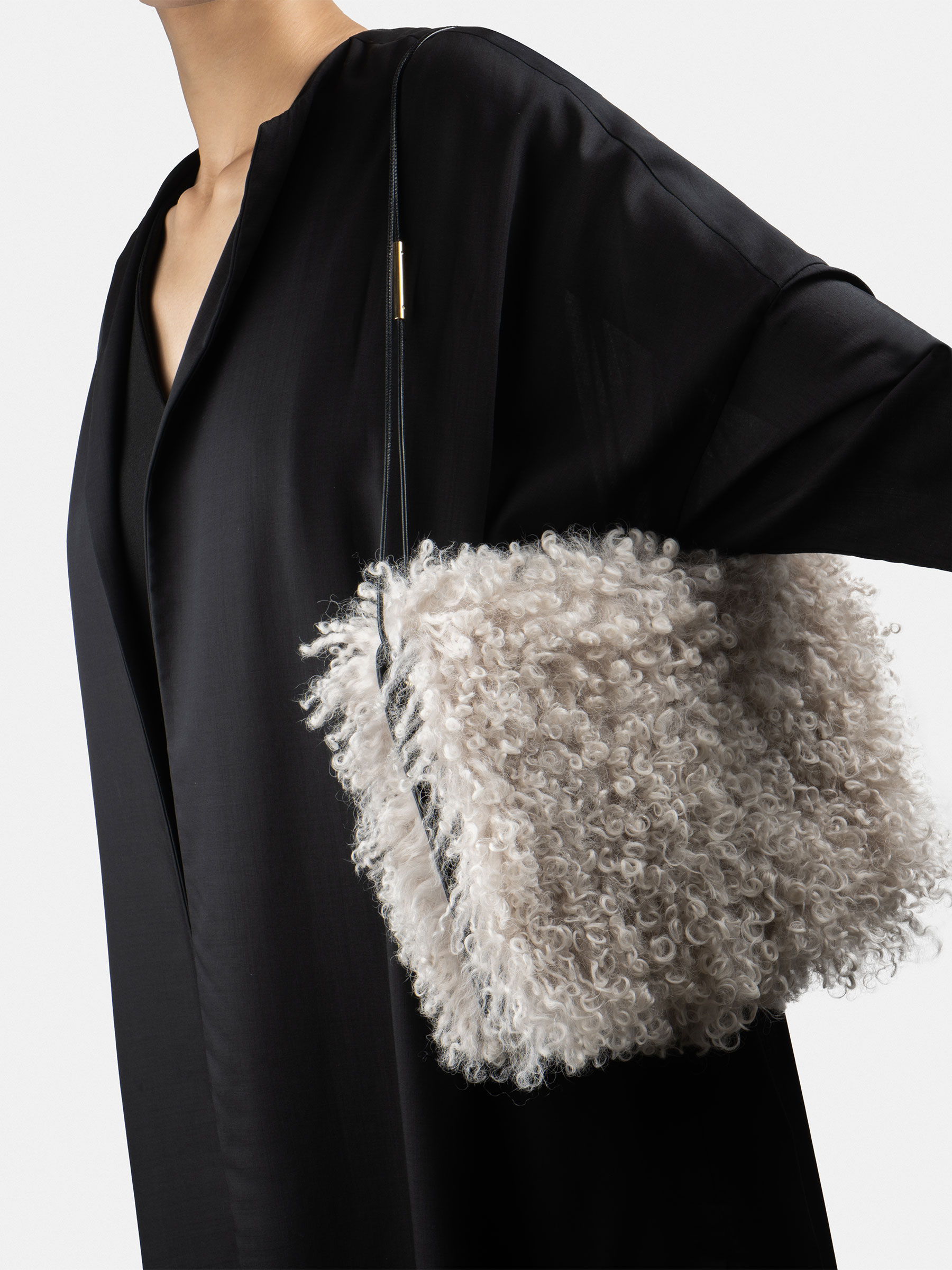 RE-OTHER shoulder bag in ivory sherling | TSATSAS