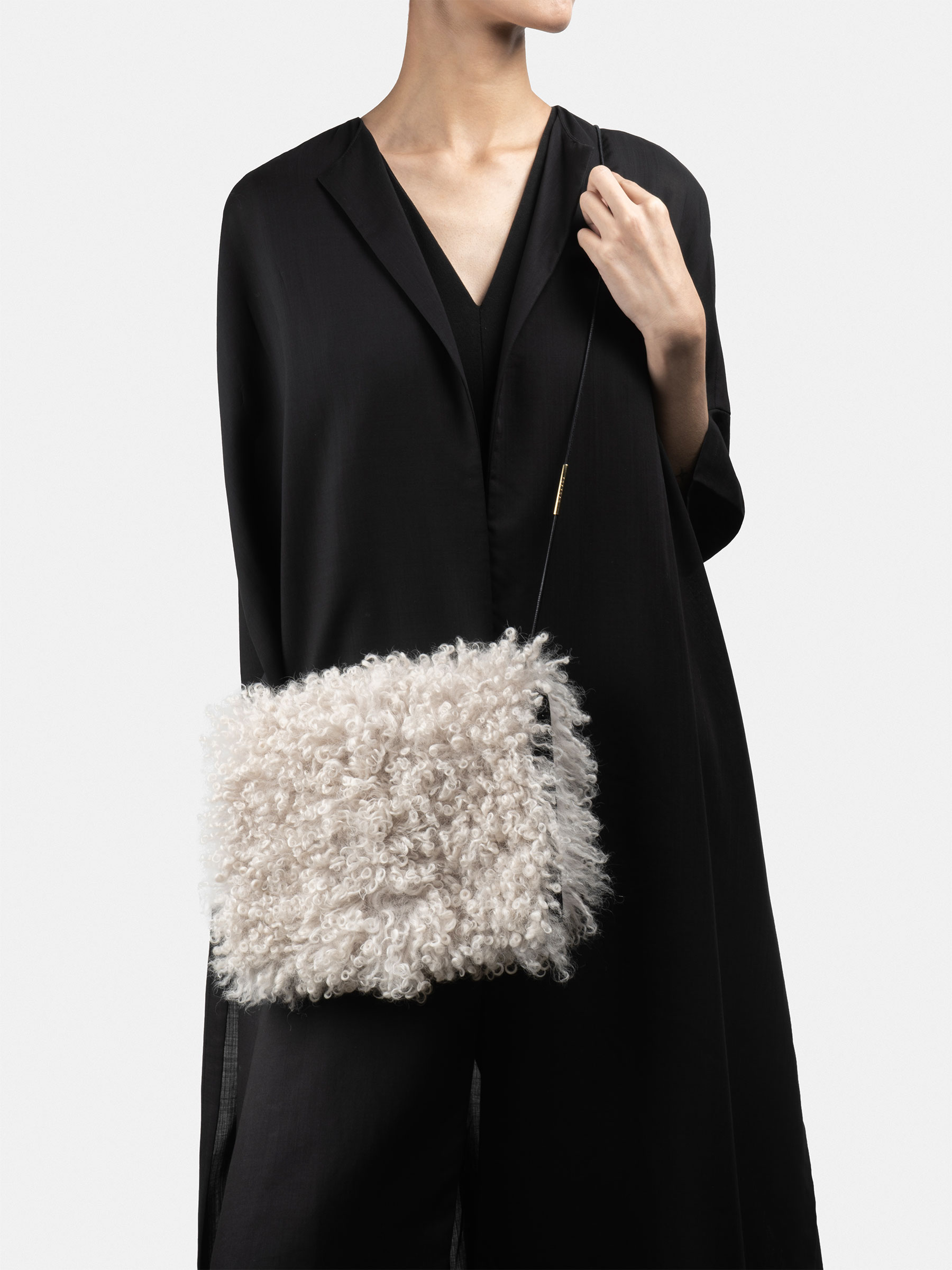 RE-OTHER shoulder bag in ivory sherling | TSATSAS