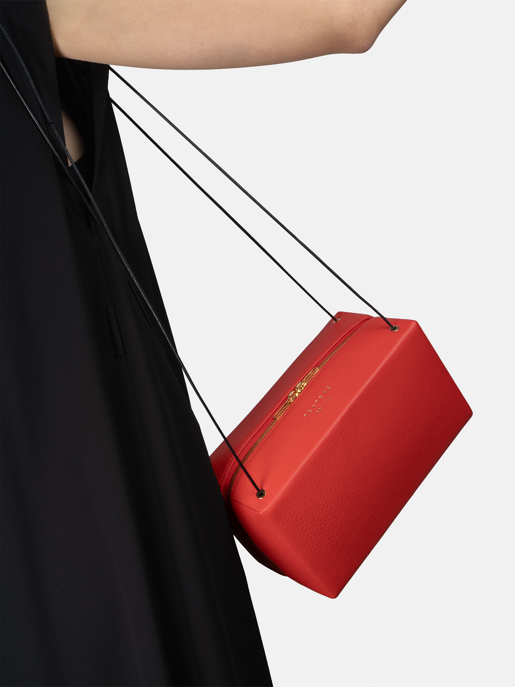 LINDEN shoulder bag in bright red calfskin leather | TSATSAS