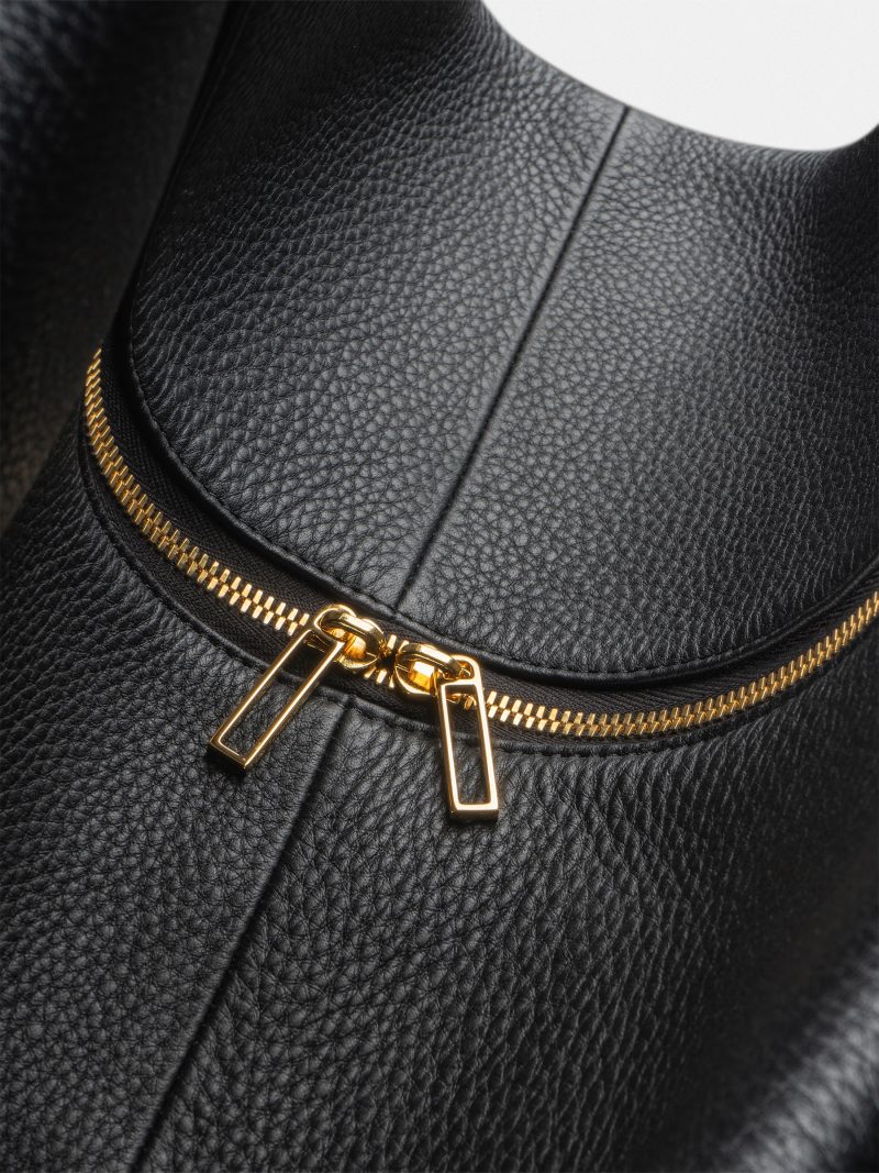 DANAIDE shoulder bag in black calfskin leather | TSATSAS
