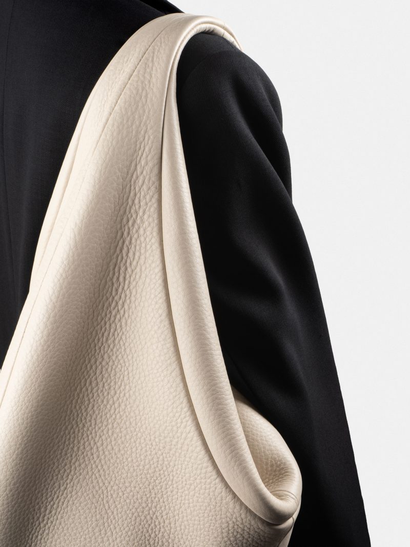 DANAIDE shoulder bag in ivory calfskin leather | TSATSAS