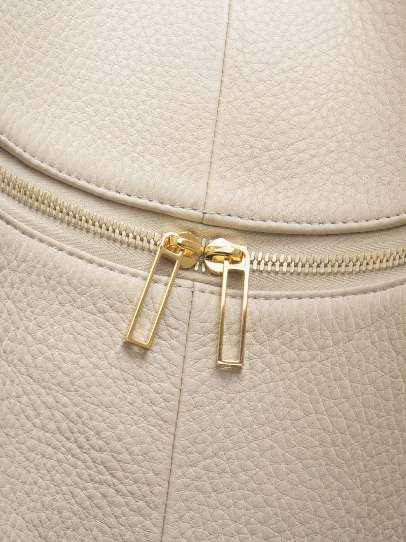 DANAIDE shoulder bag in ivory calfskin leather | TSATSAS