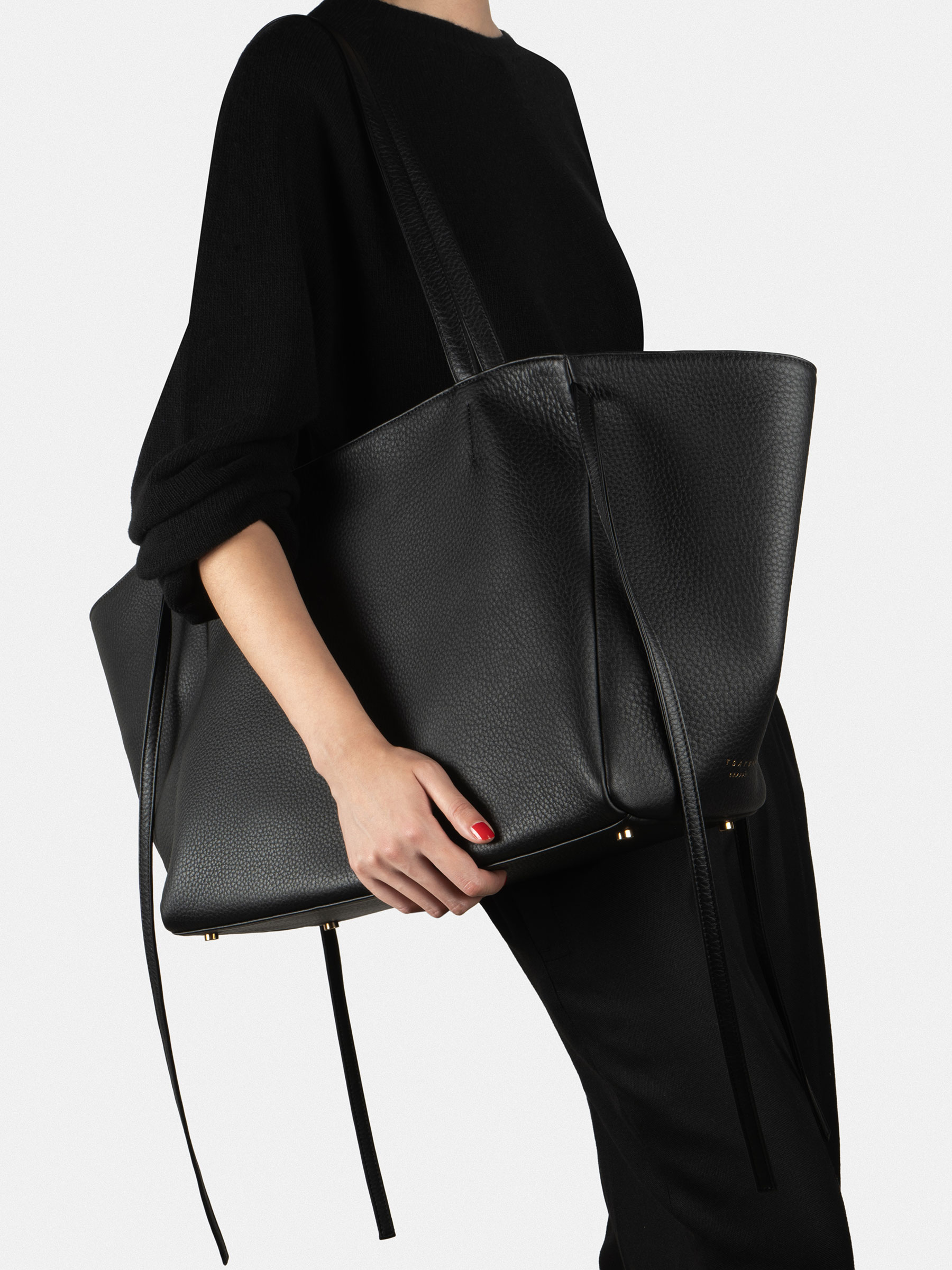 RENEE shoulder bag in black calfskin leather | TSATSAS