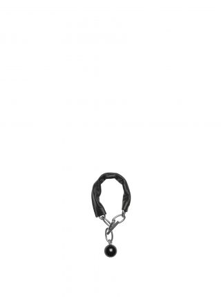 LATCH - Saskia Diez and TSATSAS - Bracelet in rhodium-plated brass with black onyx and black lamb nappa leather | TSATSAS