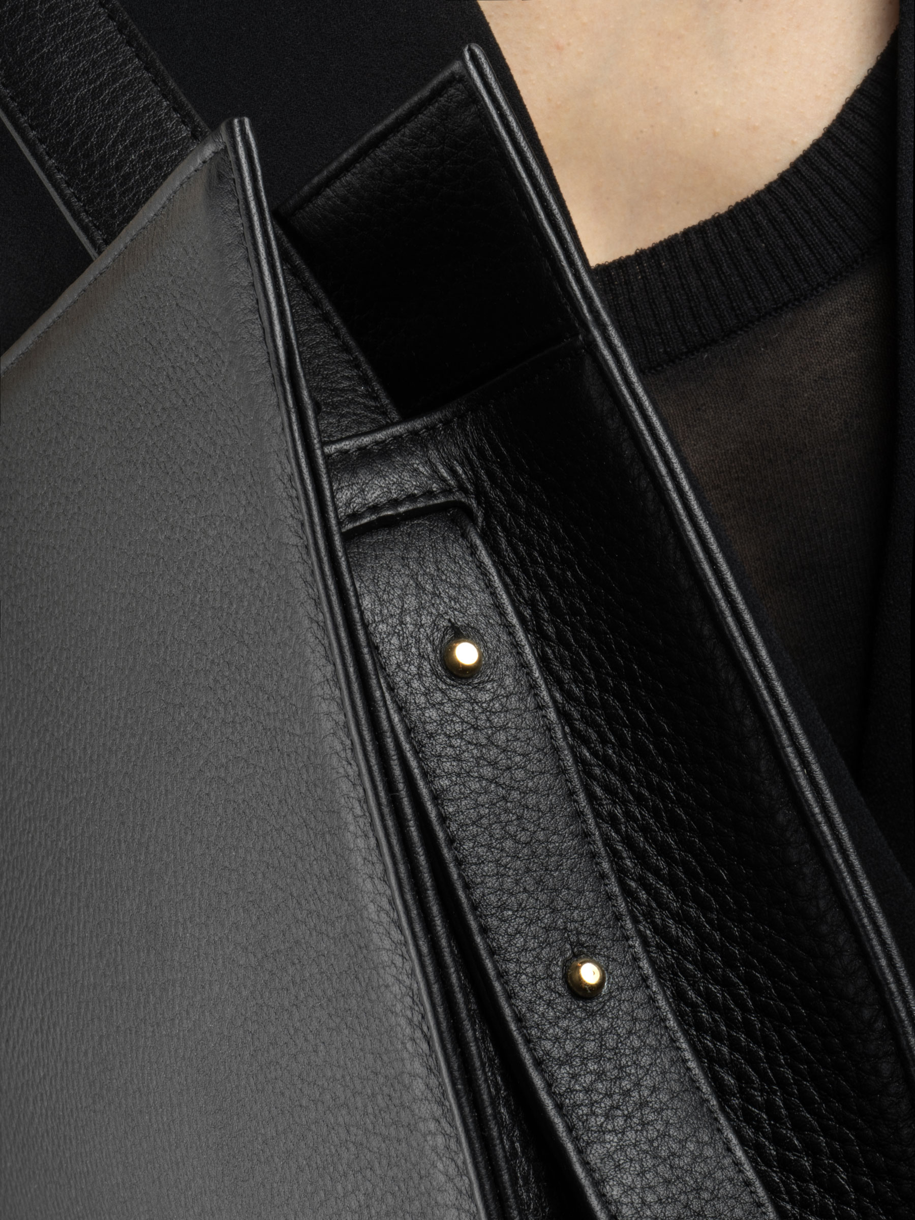 BASIL shoulder bag in black calfskin leather | TSATSAS